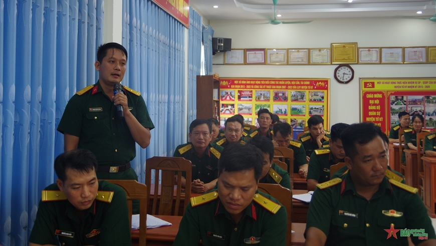 Bộ CHQS tỉnh Hải Dương gặp gỡ, đối thoại dân chủ với cán bộ, chiến sĩ Ban CHQS huyện Tứ Kỳ